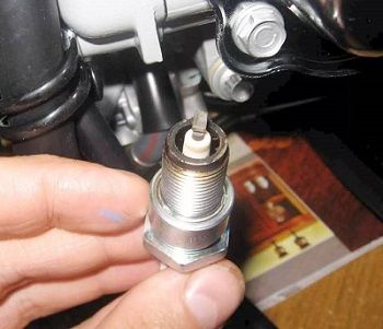 Проверка свечи мотоблока