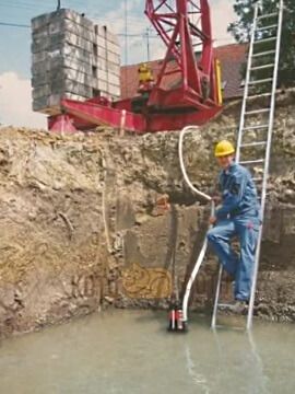 Фекальный насос на стройке