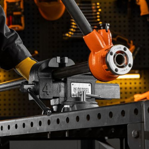 Тиски слесарные BVH-100, 100 мм, поворотные, стальная направляющая, с наковальней //Denzel-Tehinstrument