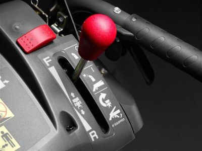 Бензиновый снегоуборщик Husqvarna ST 330PT (снегоуборочная машина Хускварна ST330PT)-Tehinstrument