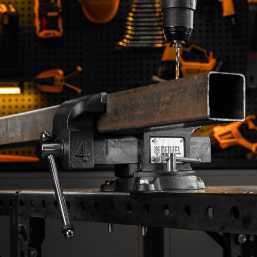 Тиски слесарные BVH-100, 100 мм, поворотные, стальная направляющая, с наковальней //Denzel-Tehinstrument