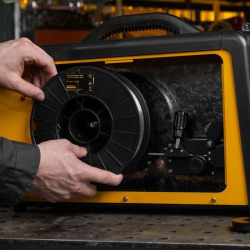 Порошковая проволока Е71TGS, диам. 1 мм, 4,5 кг, диам. катушки D200 Denzel-Tehinstrument