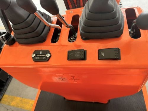 Мини-экскаватор полноповоротный GROST EX-700-Tehinstrument