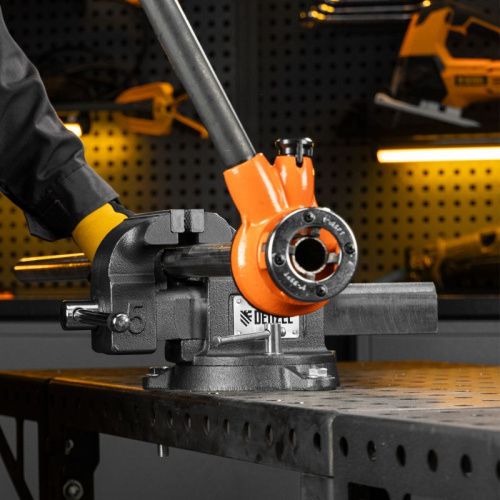 Тиски слесарные BVH-125, 125 мм, поворотные, стальная направляющая, с наковальней //Denzel-Tehinstrument