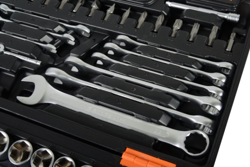 Набор инструментов АВТО, 1/2" , 1/4" , CrV, в кейсе 82 предм Вихрь-Tehinstrument