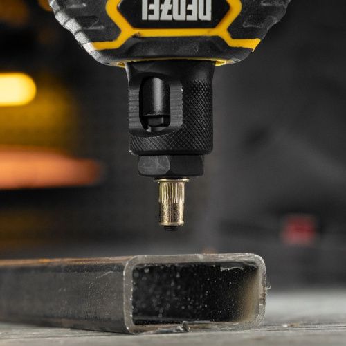 Заклепки резьбовые, стальные, оцинкованные, М5, пластиковый кейс, 100 шт. Denzel-Tehinstrument