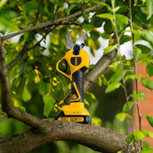 Секатор аккумуляторный, бесщет., CP-30BL, Li-Ion, 20 В, лезвия SK5 // Denzel-Tehinstrument