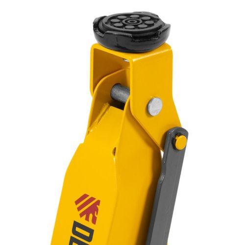 Домкрат гидравлический подкатной, 2 т, 135-385 мм, в пласт. кейсе Denzel-Tehinstrument