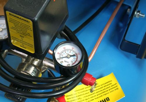 Компрессор воздушный масляный  Sturm AC932100B, 2,4кВт,410 л/мин, ресивер100л,, ременной привод-Tehinstrument