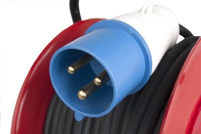 Удлинитель силовой QUATTRO ELEMENTI УПС32-220 - 30 м, провод КГ 3х4,0 мм2, 1 сил. роз. 32А 220В, катушка металл-Tehinstrument