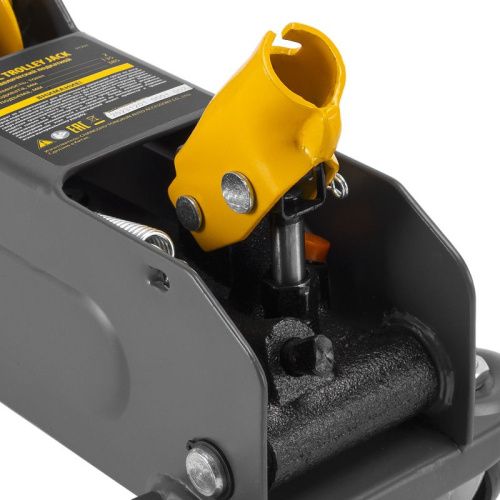 Домкрат гидравлический подкатной, 2 т, 135-385 мм, в пласт. кейсе Denzel-Tehinstrument