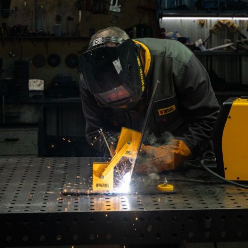 Фиксатор магнитный регулируемый для сварочных работ усилие 50 LB Denzel-Tehinstrument