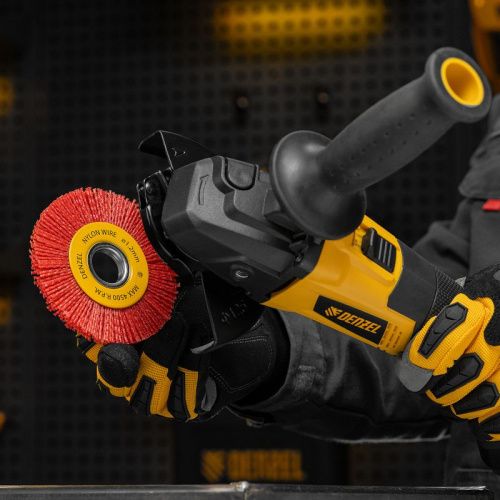 Щетка для УШМ, 100 мм, Плоская, нейлоновая щетина, посадка 22,2 мм Denzel-Tehinstrument