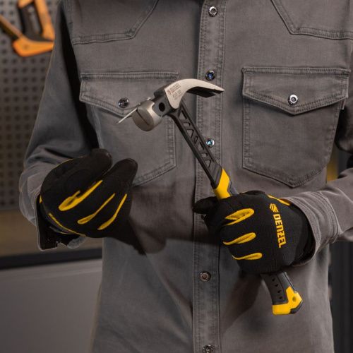 Молоток-гвоздодер 450 г, цельнокованый,боек с магнитом, двухкомп. обрезин. рук-ка Denzel-Tehinstrument