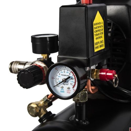 Компрессор поршневой масляный QUATTRO ELEMENTI KM 8-140-Tehinstrument