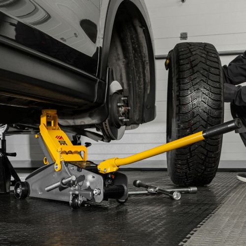 Домкрат гидравлический подкатной с фиксатором, 2,8 т, 135-385 мм, в кейсе Denzel-Tehinstrument