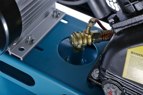 Компрессор воздушный масляный  Sturm AC93250B, 2,4кВт, 370 л/мин,50л,,ременной привод-Tehinstrument