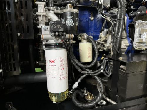 Дизельный генератор Vektor AD-100Y-T400 в шумозащитном кожухе с АВР-Tehinstrument