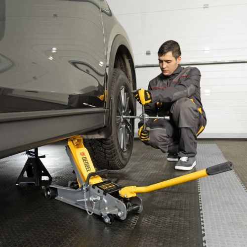 Домкрат гидравлический подкатной с фиксатором, 2,5 т,  85-385 мм, в пласт. кейсе Denzel-Tehinstrument