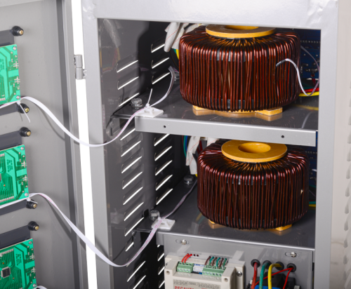 Стабилизатор напряжения РЕСАНТА АСН-15000/3-Ц-Tehinstrument