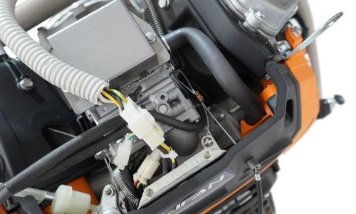 Двигатель Lifan LF2V80F-A (4500), вал ?25мм, катушка 20 Ампер датчик давл./м, м/радиатор, счетчик моточасов-Tehinstrument