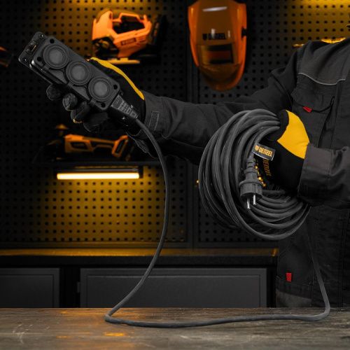 Удлинитель-шнур силовой Top Series, КГТТ, 20м, 3 розетки, 3 x 1,5 мм, 3 м Denzel-Tehinstrument