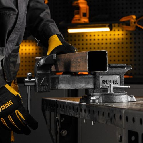 Тиски слесарные BVH-100, 100 мм, поворотные, стальная направляющая, с наковальней //Denzel-Tehinstrument