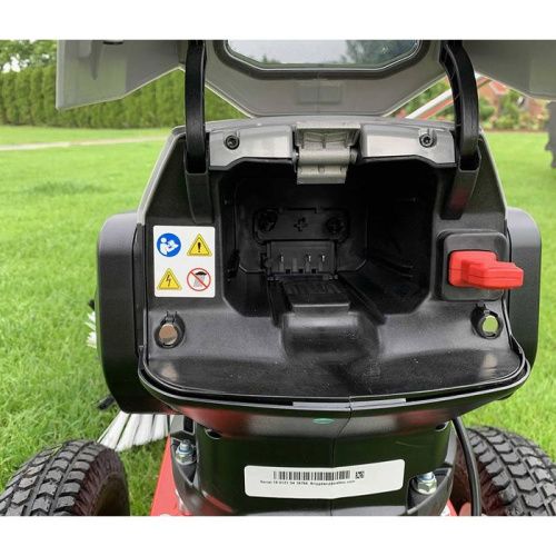 Аккумуляторная подметальная машина Tielbuerger TK17E с двигателем Briggs&Stratton-Tehinstrument