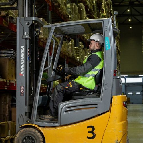 Каска защитная ударопр.«Форвард» (К-05)ABS/PC,комплект со встроен.очк.ОЧК-05 Форвард,белая Denzel-Tehinstrument