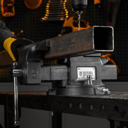 Тиски слесарные BVH-125, 125 мм, поворотные, стальная направляющая, с наковальней //Denzel-Tehinstrument