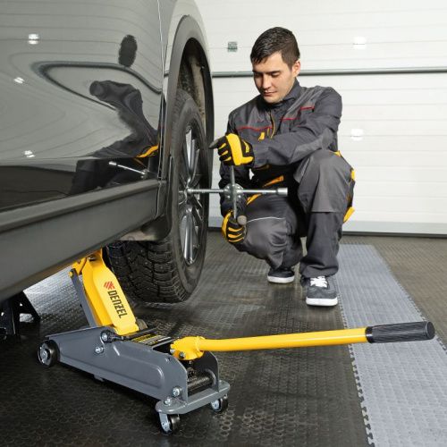 Домкрат гидравлический подкатной, 2 т, 135-385 мм Denzel-Tehinstrument