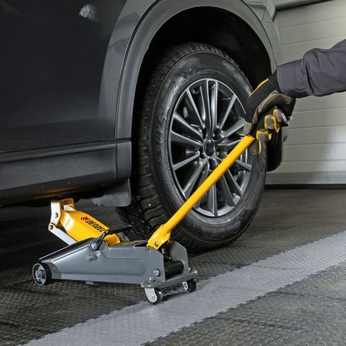 Домкрат гидравлический подкатной, 2 т, 135-385 мм, в пласт. кейсе Denzel-Tehinstrument