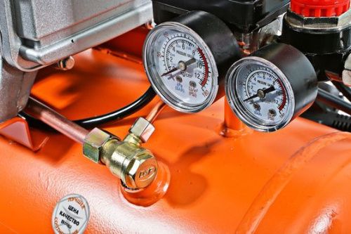 Компрессор воздушный масляный ВКС-9315С  СОЮЗ, 1,5кВт, 210л/мин, ресивер 24 л, прямой привод-Tehinstrument