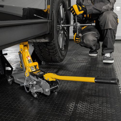 Домкрат гидравлический подкатной с фиксатором, 2 т, 130-330 мм, в кейсе Denzel-Tehinstrument