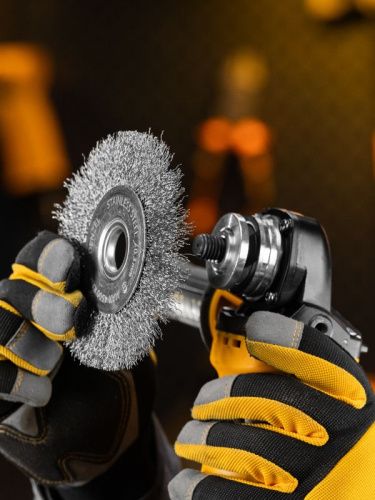 Щетка для УШМ, 125 мм, "Плоская", витая нержавеющая проволока 0.3 мм, посадка 22.2 мм Denzel-Tehinstrument