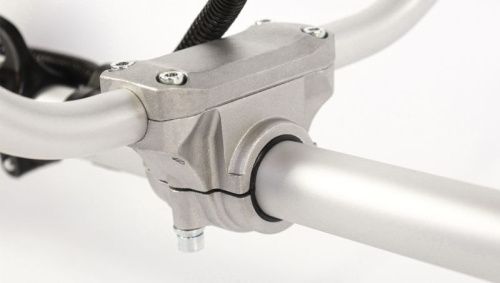 Триммер CHAMPION Т463S-2 (PRO неразъемн.прям. 1,7кВт 47см³ 8кг HT22+40/255/25,4 U-ручка легк.старт)-Tehinstrument